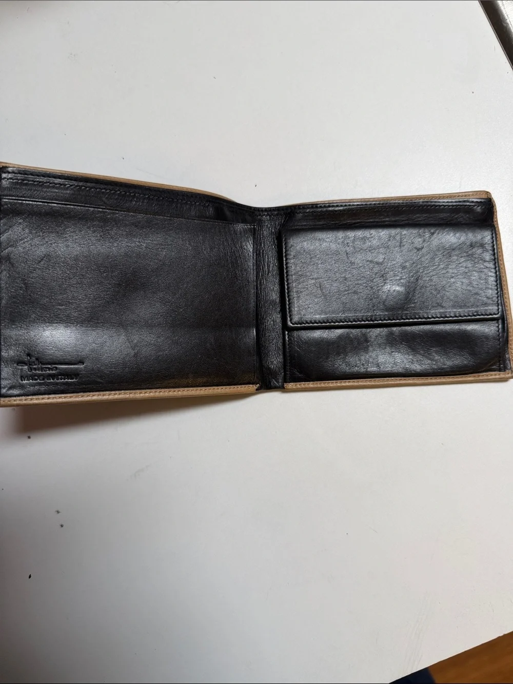 Vintage Vittorio Italian Leather Bifold Wallet - Black & Tan